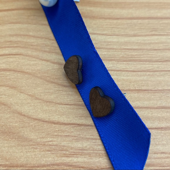 Set of 2 - Pearl and Heart Earrings - Picture 5 of 8